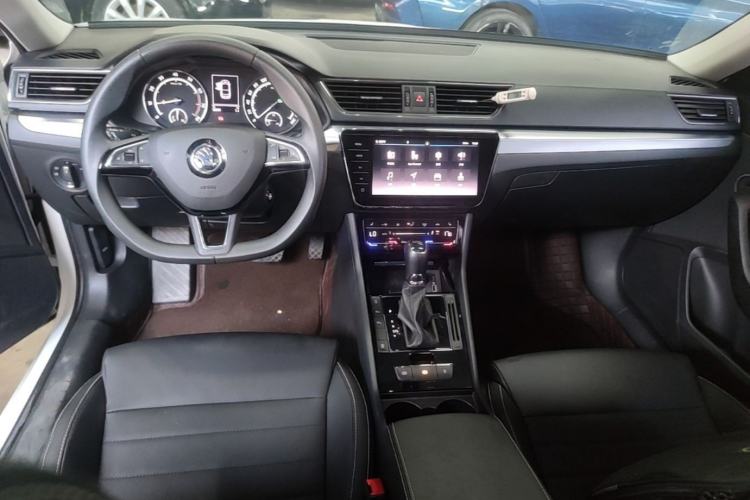 Used Skoda Superb 2021 TSI280 DSG Comfort Edition Center Console