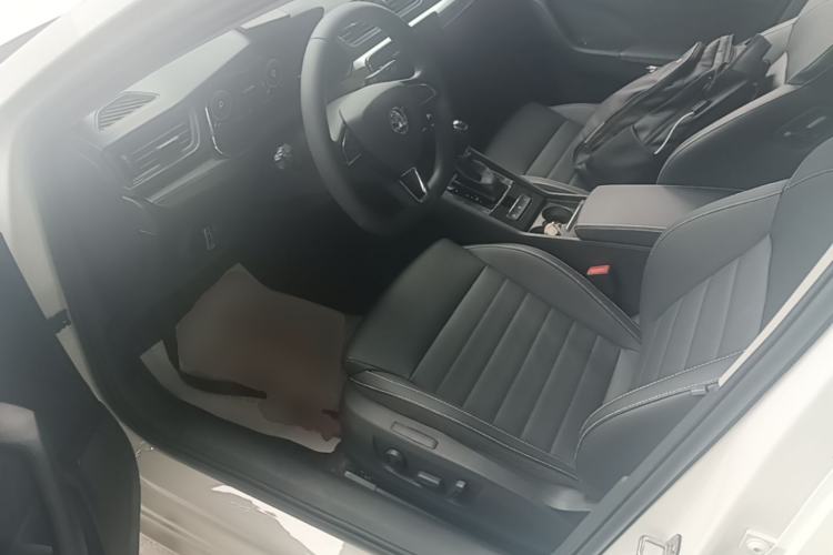 Used Skoda Superb 2021 TSI330 DSG Comfort Edition Driver Seat