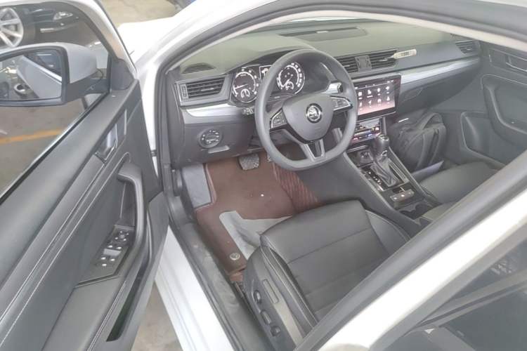 Used Skoda Superb 2021 TSI280 DSG Comfort Edition Driver Seat