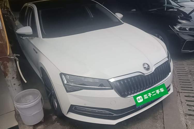 Used Skoda Superb 2021 TSI330 DSG Comfort Edition Front Right 45 Deg