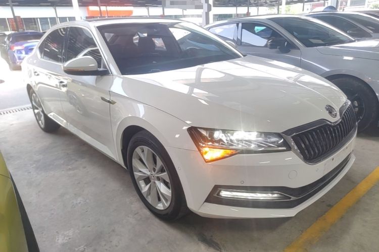 Used Skoda Superb 2021 TSI280 DSG Comfort Edition Front Right 45 Deg
