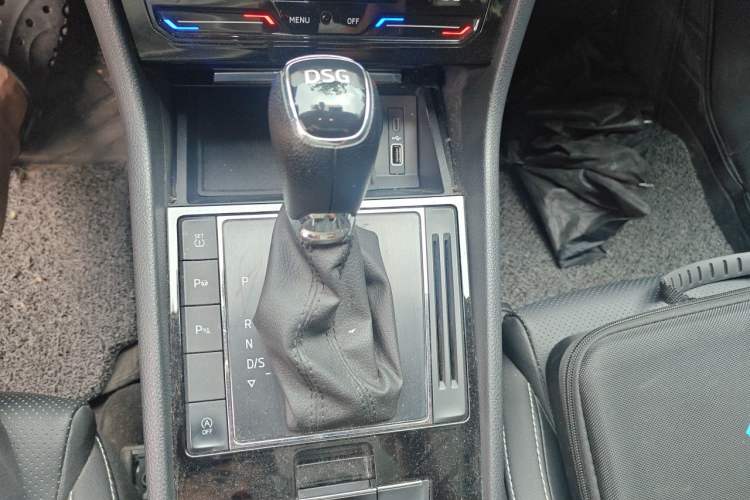 Used Skoda Superb 2021 TSI280 DSG Comfort Edition Gear Lever