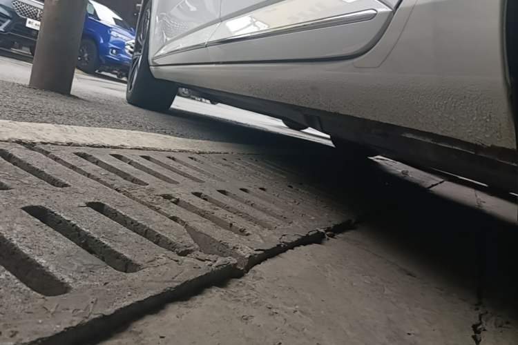 Used Skoda Superb 2021 TSI330 DSG Comfort Edition Left Side Sill