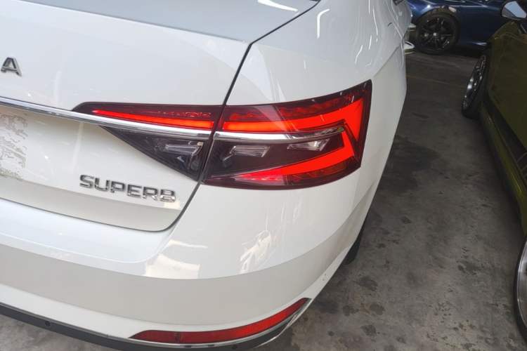 Used Skoda Superb 2021 TSI280 DSG Comfort Edition Right Rear Taillight