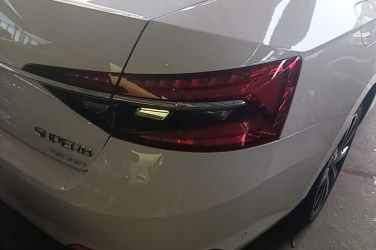 Used Skoda Superb 2021 TSI330 DSG Comfort Edition Right Rear Taillight