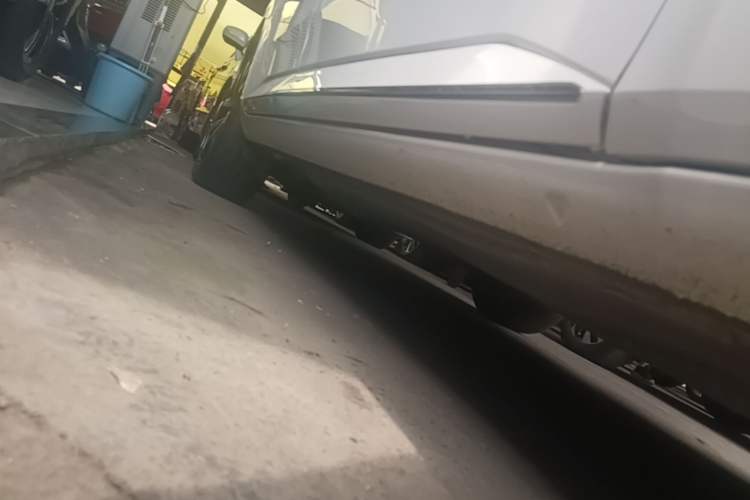 Used Skoda Superb 2021 TSI330 DSG Comfort Edition Right Side Sill