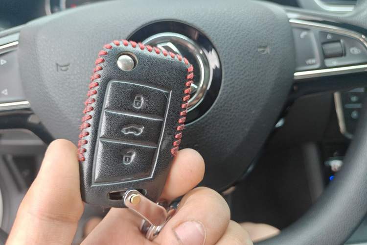 Used Skoda Superb 2021 TSI280 DSG Comfort Edition Vehicle Key
