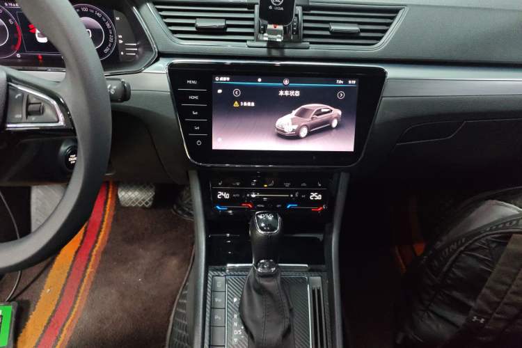 Used Skoda Superb 2021 TSI330 DSG Comfort Edition Audio And AC Panel