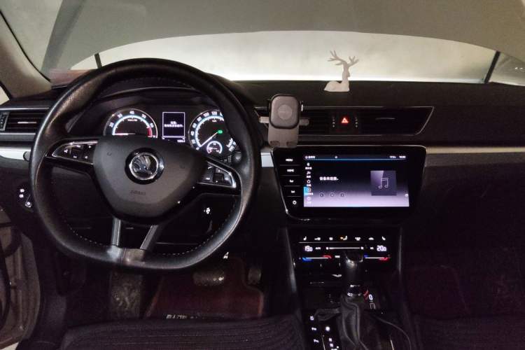Used Skoda Superb 2021 TSI280 DSG Comfort Edition Center Console