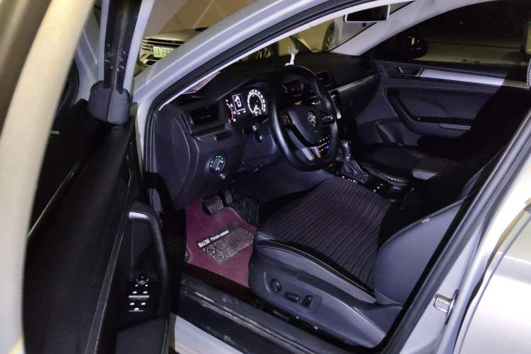 Used Skoda Superb 2021 TSI280 DSG Comfort Edition Driver Seat
