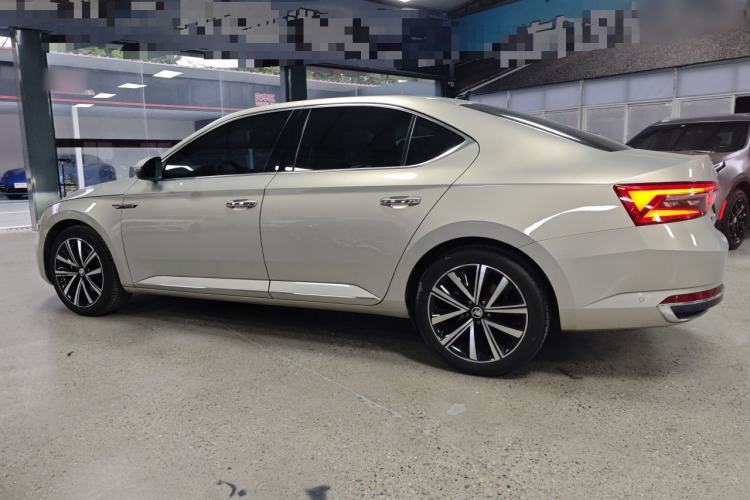 Used Skoda Superb 2021 TSI330 DSG Comfort Edition Exterior 3