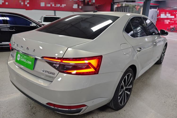 Used Skoda Superb 2021 TSI330 DSG Comfort Edition Exterior 5