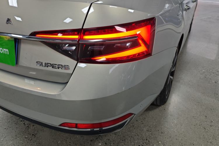Used Skoda Superb 2021 TSI330 DSG Comfort Edition Exterior 6