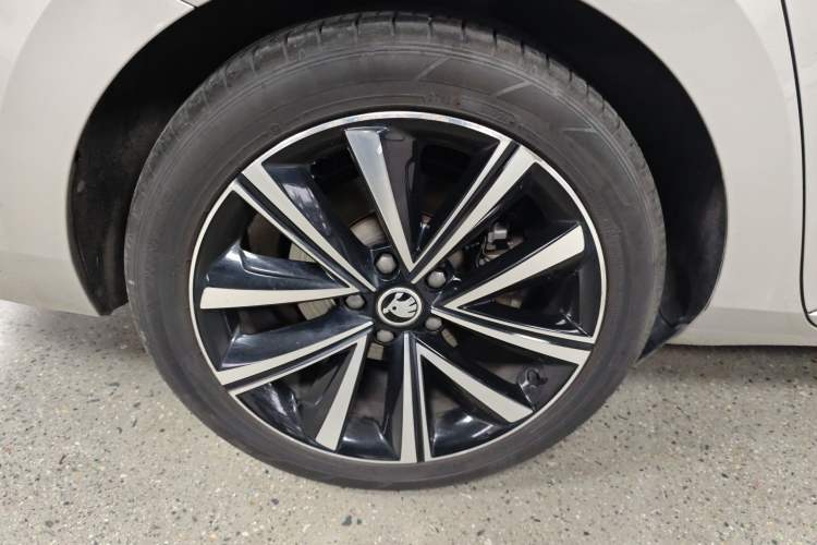 Used Skoda Superb 2021 TSI330 DSG Comfort Edition Exterior 8