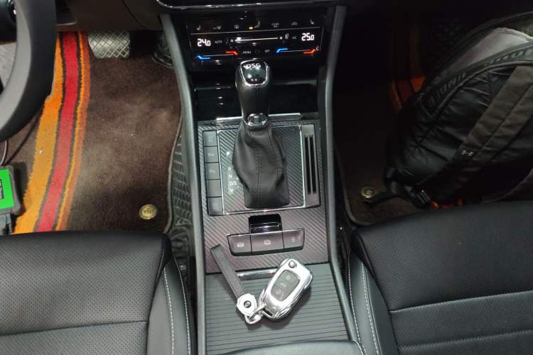 Used Skoda Superb 2021 TSI330 DSG Comfort Edition Gear Lever