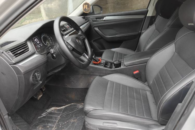 Used Skoda Superb 2021 TSI280 DSG Comfort Edition Interior 2