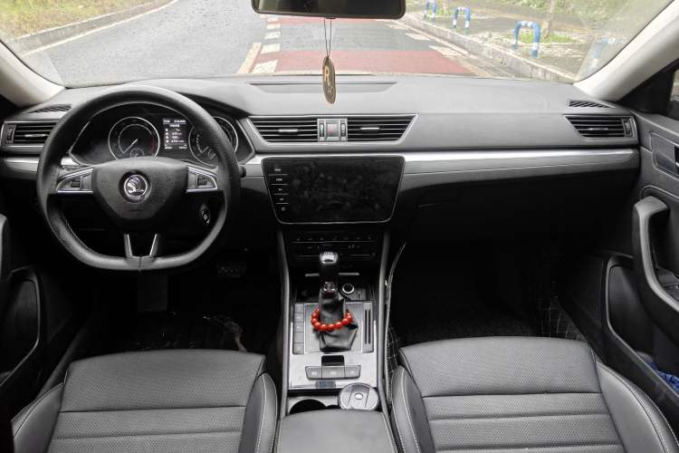 Used Skoda Superb 2021 TSI280 DSG Comfort Edition Interior 6