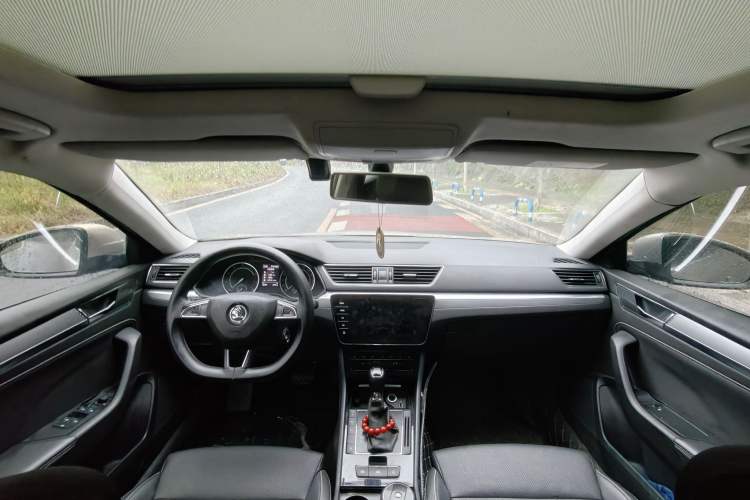 Used Skoda Superb 2021 TSI280 DSG Comfort Edition Interior 7