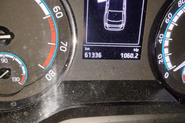 Used Skoda Superb 2021 TSI280 DSG Comfort Edition Odometer Close Up