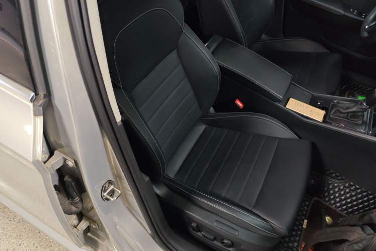 Used Skoda Superb 2021 TSI330 DSG Comfort Edition Right Front Seat