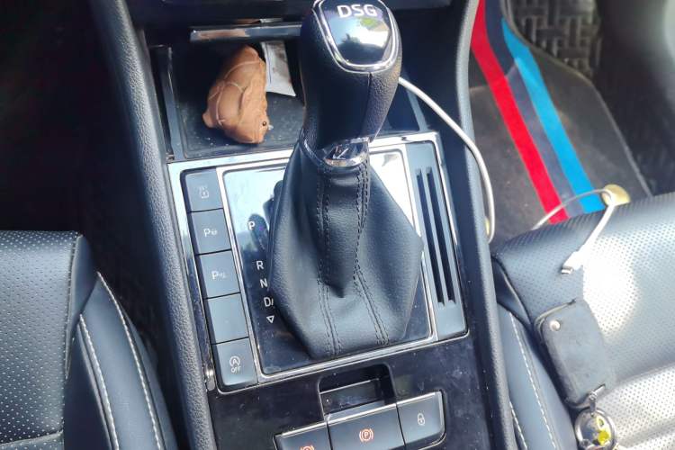 Used Skoda Superb 2022 TSI280 DSG Luxury Edition Gear Lever