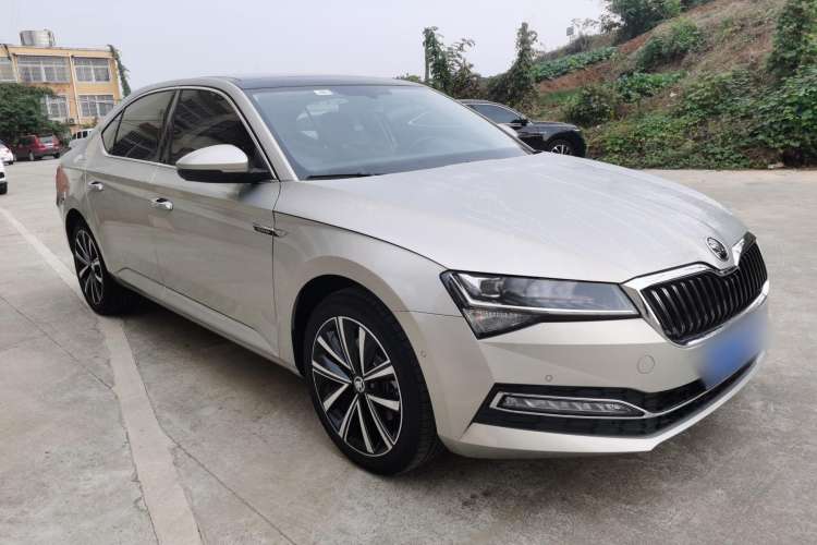 Used Skoda Superb 2022 TSI280 DSG Luxury Edition Front Right 45 Deg