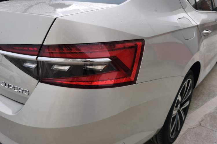 Used Skoda Superb 2022 TSI280 DSG Luxury Edition Right Rear Taillight