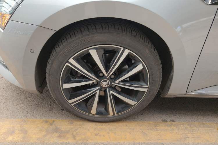 Used Skoda Superb 2022 TSI330 DSG Luxury Edition Exterior 4