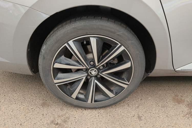 Used Skoda Superb 2022 TSI330 DSG Luxury Edition Exterior 5