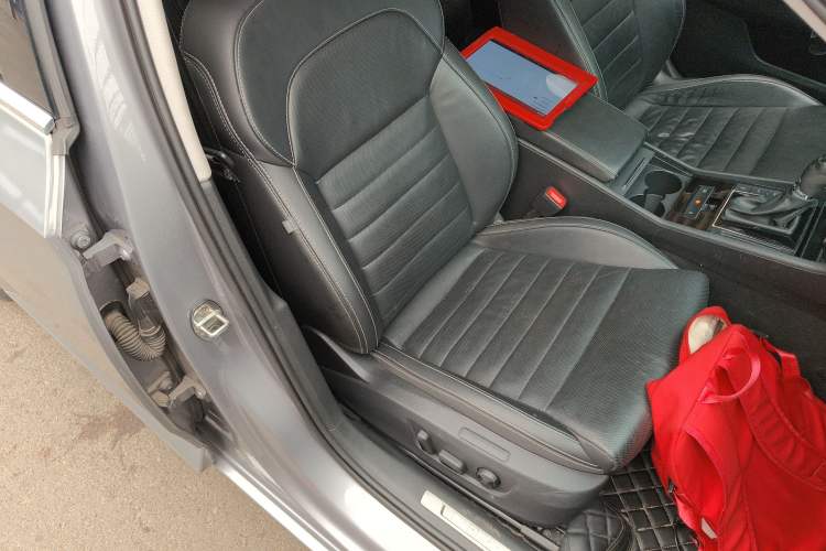 Used Skoda Superb 2022 TSI330 DSG Luxury Edition Right Front Seat