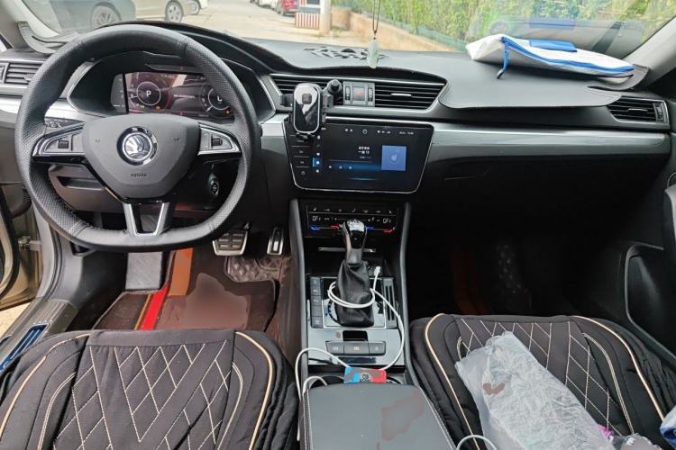 Used Skoda Superb 2022 TSI280 DSG Luxury Edition Center Console