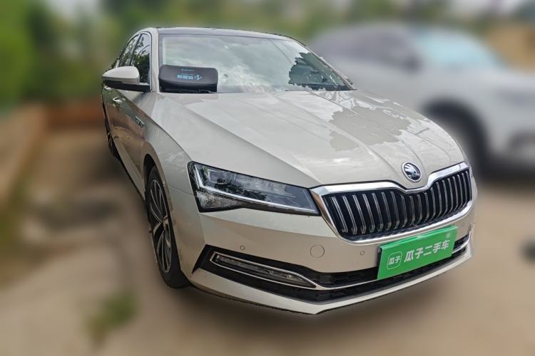 Used Skoda Superb 2022 TSI280 DSG Luxury Edition Front Right 45 Deg