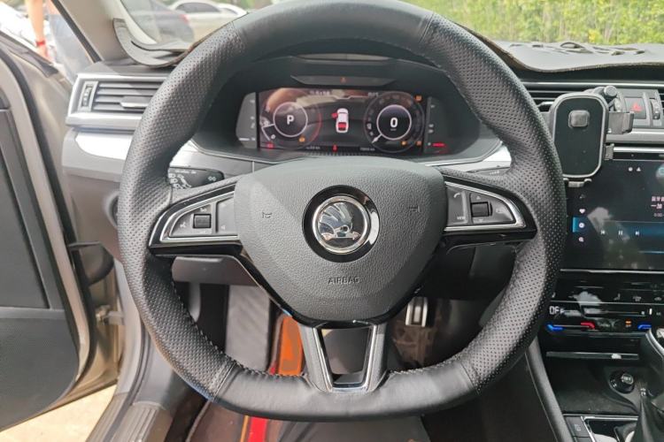 Used Skoda Superb 2022 TSI280 DSG Luxury Edition Steering Wheel