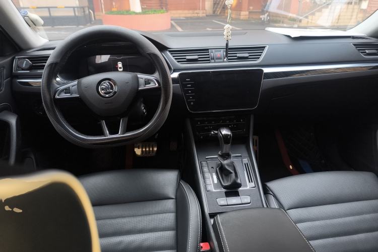 Used Skoda Superb 2022 TSI330 DSG Luxury Edition Center Console