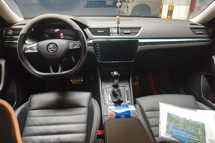Used Skoda Superb 2022 TSI330 DSG Luxury Edition Center Console
