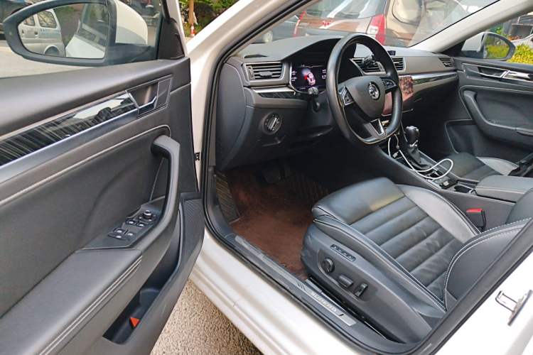 Used Skoda Superb 2022 TSI330 DSG Luxury Edition Driver Seat