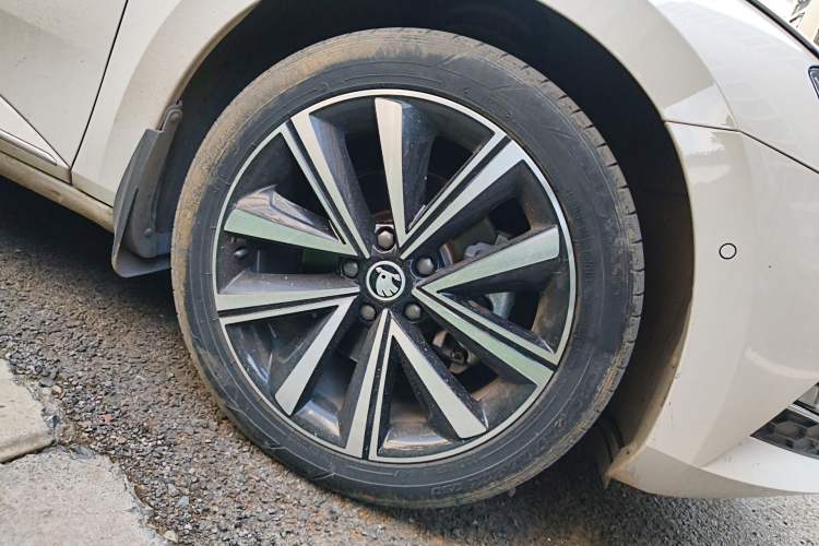 Used Skoda Superb 2022 TSI330 DSG Luxury Edition Exterior 1