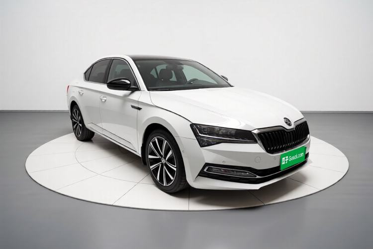 Used Skoda Superb 2022 TSI330 DSG Luxury Edition Front Right 45 Deg