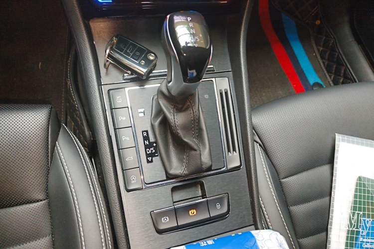 Used Skoda Superb 2022 TSI330 DSG Luxury Edition Gear Lever