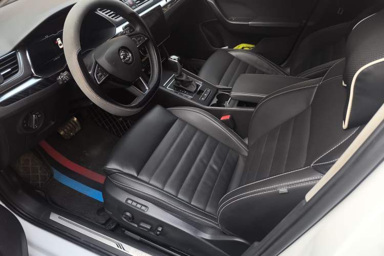 Used Skoda Superb 2022 TSI330 DSG Luxury Edition Left Front Seat