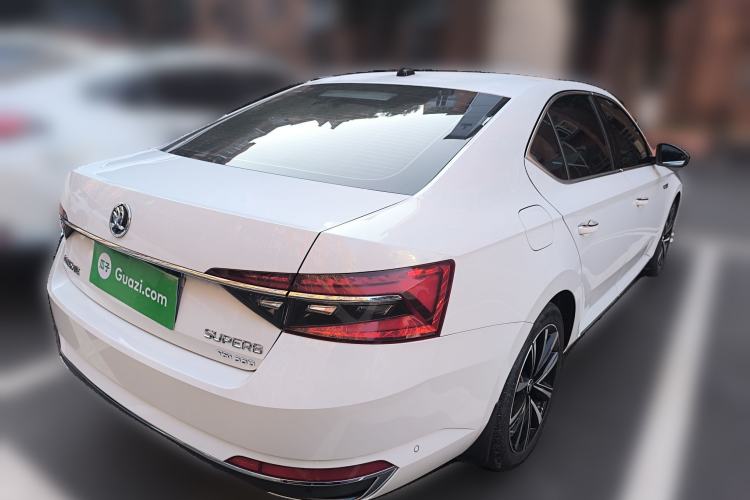 Used Skoda Superb 2022 TSI330 DSG Luxury Edition Rear Right 45 Deg