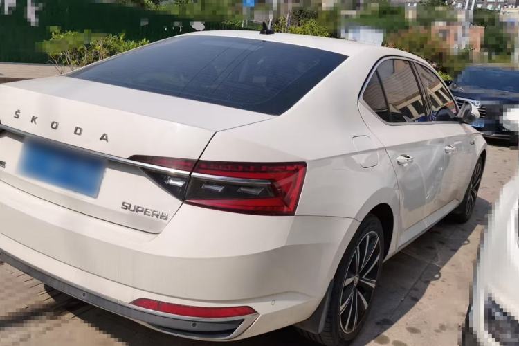 Used Skoda Superb 2022 TSI330 DSG Luxury Edition Rear Right 45 Deg