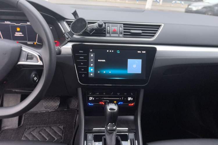 Used Skoda Superb 2023 Facelifted TSI280 DSG Luxury Edition Audio And AC Panel