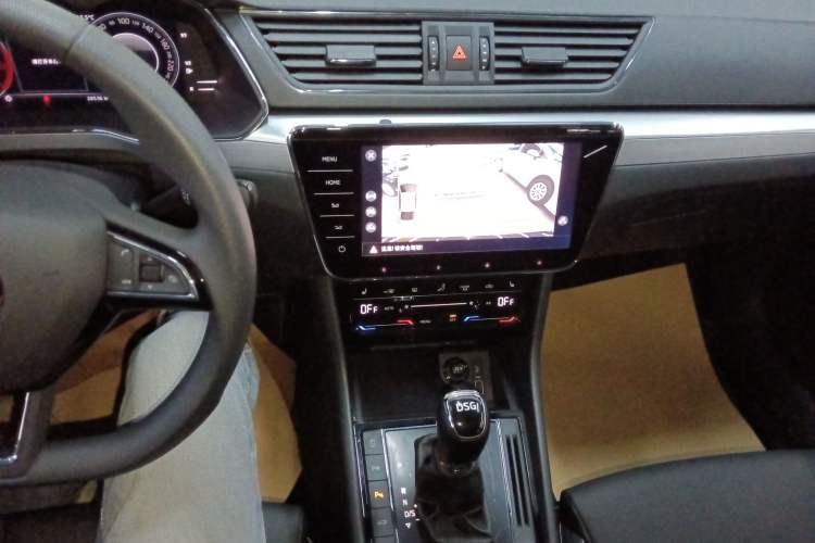 Used Skoda Superb 2023 Facelifted TSI280 DSG Luxury Edition Audio And AC Panel