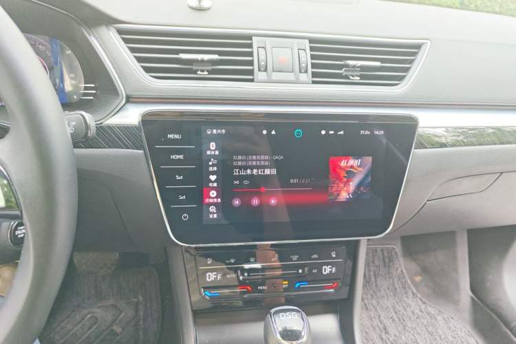 Used Skoda Superb 2023 Restyled TSI330 DSG Luxury Edition Audio And AC Panel