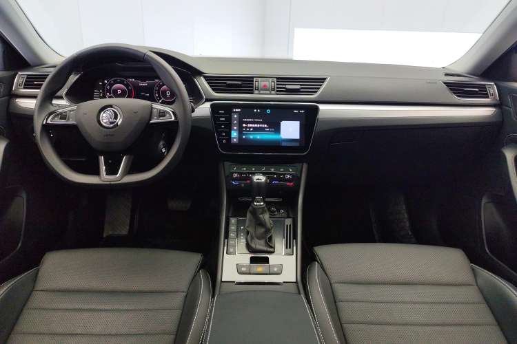 Used Skoda Superb 2023 Facelifted TSI280 DSG Luxury Edition Center Console