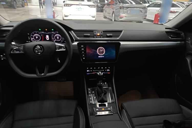 Used Skoda Superb 2023 Facelifted TSI280 DSG Luxury Edition Center Console