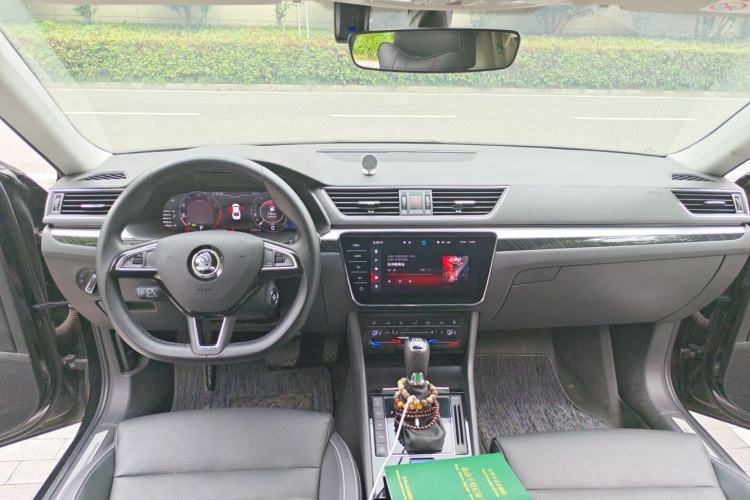 Used Skoda Superb 2023 Restyled TSI330 DSG Luxury Edition Center Console