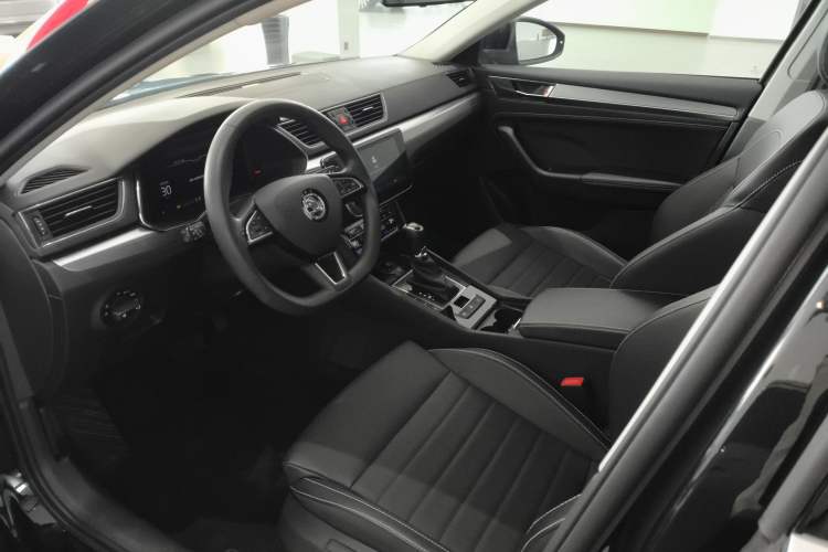 Used Skoda Superb 2023 Facelifted TSI280 DSG Luxury Edition Driver Seat
