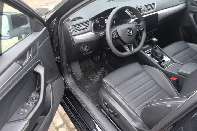 Used Skoda Superb 2023 Facelifted TSI280 DSG Luxury Edition Driver Seat